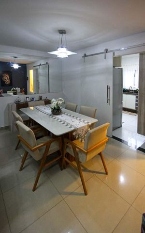 Casa à venda com 200m², 3 quartos e 2 vagas Casa à venda com 200m², 3 quartos e 2 vagasSala de Jantar