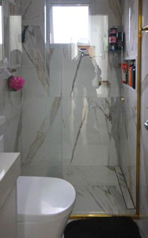 Casa à venda com 200m², 3 quartos e 2 vagas Casa à venda com 200m², 3 quartos e 2 vagasBanheiro Social