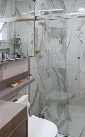 Casa à venda com 200m², 3 quartos e 2 vagas Casa à venda com 200m², 3 quartos e 2 vagasBanheiro da Suite