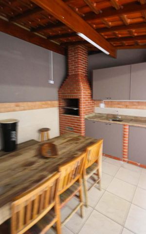 Casa à venda com 200m², 3 quartos e 2 vagas Casa à venda com 200m², 3 quartos e 2 vagasEspaço Gourmet
