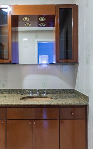 Apartamento à venda com 200m², 3 quartos e 3 vagasBanheiro Suíte 1