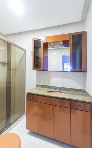 Apartamento à venda com 200m², 3 quartos e 3 vagasBanheiro Suíte 1