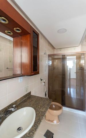 Apartamento à venda com 200m², 3 quartos e 3 vagasBanheiro Suíte 2 (Cobertura)