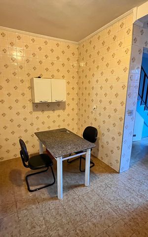Casa para alugar com 100m², 4 quartos e 2 vagasCozinha