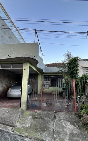 Casa para alugar com 100m², 4 quartos e 2 vagasFachada