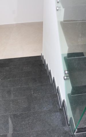 Casa à venda com 205m², 3 quartos e 4 vagasEscada