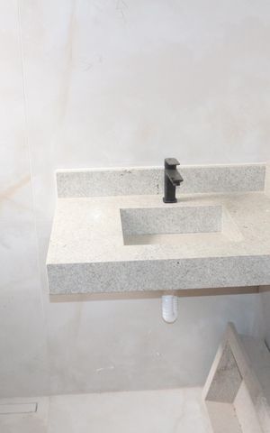 Casa à venda com 205m², 3 quartos e 4 vagasBanheiro da Suíte 2