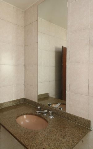 Casa à venda com 250m², 7 quartos e 1 vagaBanheiro Casa 1