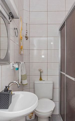 Casa à venda com 136m², 4 quartos e 1 vagaBanheiro 2