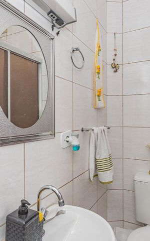 Casa à venda com 136m², 4 quartos e 1 vagaBanheiro 2