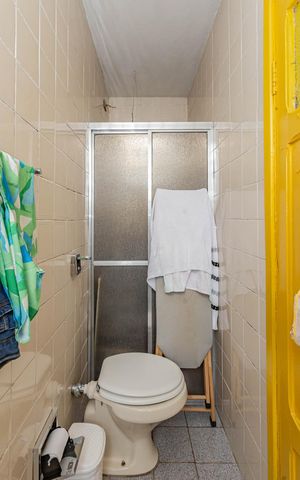 Casa à venda com 136m², 4 quartos e 1 vagaBanheiro 1