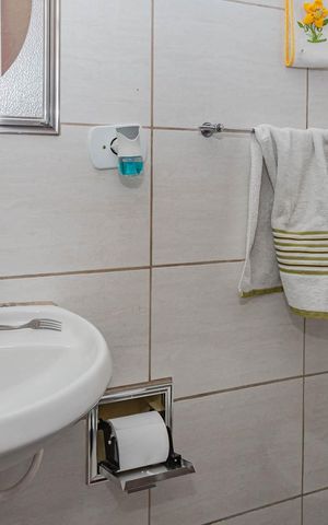 Casa à venda com 136m², 4 quartos e 1 vagaBanheiro 2