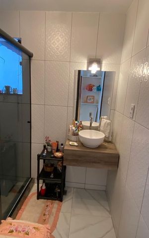 Casa de condomínio à venda com 170m², 5 quartos e 1 vagaBanheiro 2