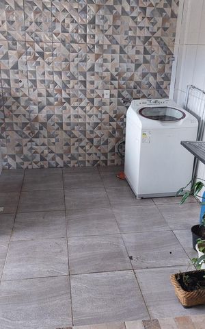 Casa de condomínio à venda com 170m², 5 quartos e 1 vagaÁrea de Serviço