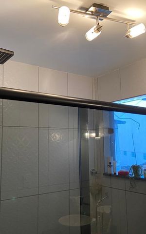 Casa de condomínio à venda com 170m², 5 quartos e 1 vagaBanheiro 2