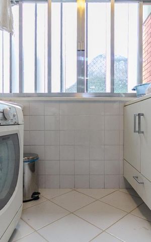 Apartamento à venda com 178m², 4 quartos e 1 vaga Apartamento à venda com 178m², 4 quartos e 1 vagaÁrea de serviço