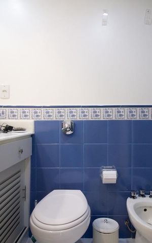 Apartamento à venda com 178m², 4 quartos e 1 vaga Apartamento à venda com 178m², 4 quartos e 1 vagaBanheiro social