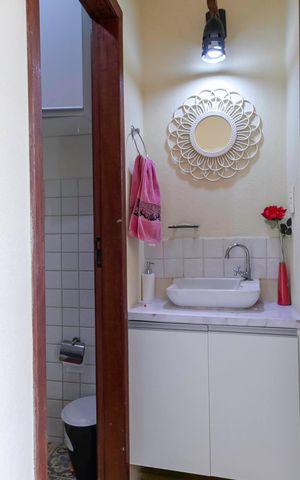 Casa à venda com 208m², 4 quartos e 2 vagas Casa à venda com 208m², 4 quartos e 2 vagasBanheiro da suíte 2