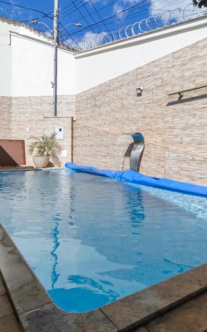 Casa à venda com 208m², 4 quartos e 2 vagas Casa à venda com 208m², 4 quartos e 2 vagasPiscina