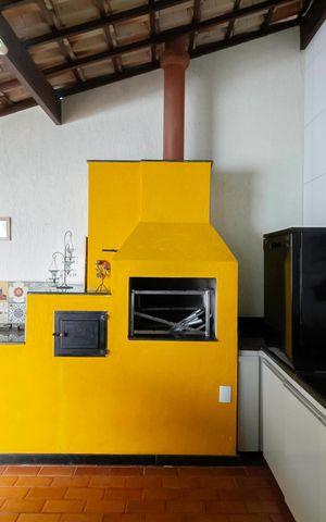 Casa à venda com 208m², 4 quartos e 2 vagas Casa à venda com 208m², 4 quartos e 2 vagasÁrea gourmet