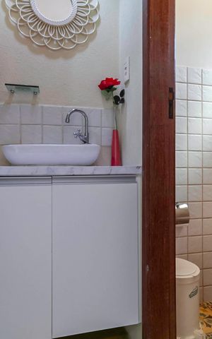 Casa à venda com 208m², 4 quartos e 2 vagas Casa à venda com 208m², 4 quartos e 2 vagasBanheiro da suíte 2