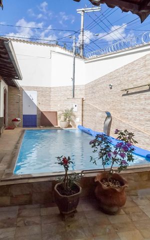 Casa à venda com 208m², 4 quartos e 2 vagas Casa à venda com 208m², 4 quartos e 2 vagasQuintal