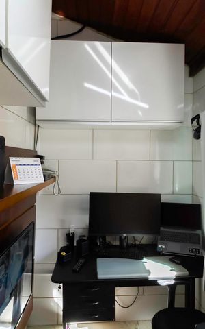 Casa à venda com 208m², 4 quartos e 2 vagas Casa à venda com 208m², 4 quartos e 2 vagasEscritório