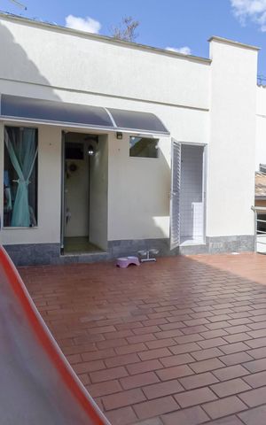 Casa à venda com 208m², 4 quartos e 2 vagas Casa à venda com 208m², 4 quartos e 2 vagasQuintal