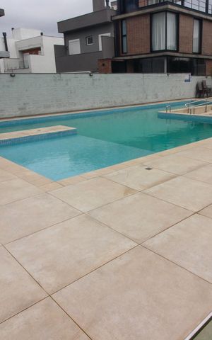 Casa de condomínio à venda com 216m², 3 quartos e 4 vagasÁrea comum - Piscina