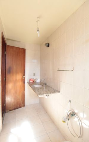 Casa para alugar com 103m², 2 quartos e 2 vagasBanheiro Social