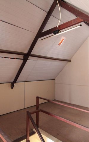 Casa para alugar com 103m², 2 quartos e 2 vagasSótão
