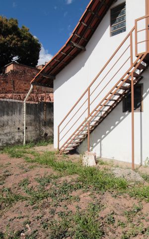 Casa para alugar com 103m², 2 quartos e 2 vagasQuintal