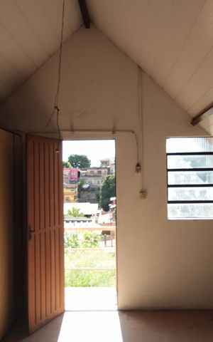 Casa para alugar com 103m², 2 quartos e 2 vagasSótão
