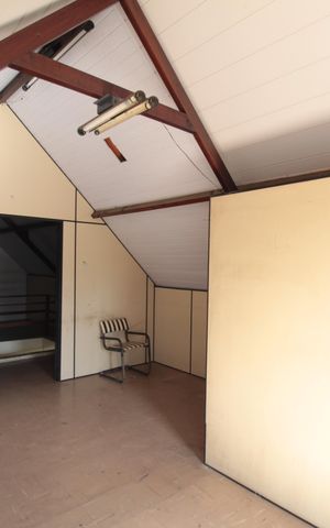 Casa para alugar com 103m², 2 quartos e 2 vagasSótão