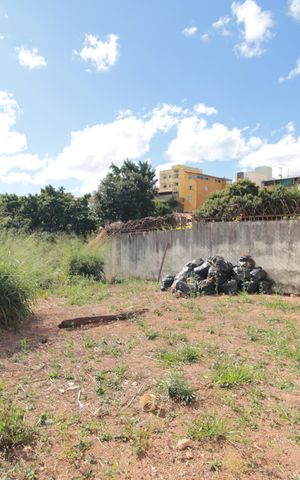 Casa para alugar com 103m², 2 quartos e 2 vagasQuintal