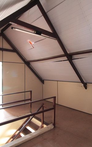 Casa para alugar com 103m², 2 quartos e 2 vagasSótão