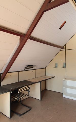 Casa para alugar com 103m², 2 quartos e 2 vagasSótão