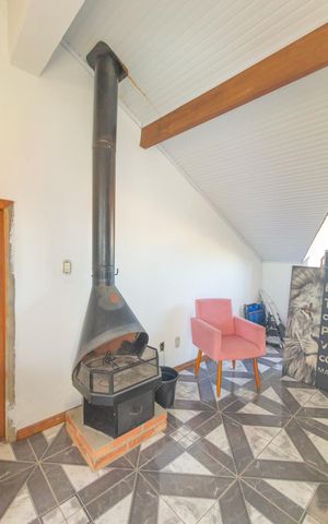 Casa à venda com 220m², 3 quartos e 5 vagas Casa à venda com 220m², 3 quartos e 5 vagasSótão