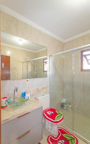 Casa à venda com 220m², 3 quartos e 5 vagas Casa à venda com 220m², 3 quartos e 5 vagasBanheiro Social