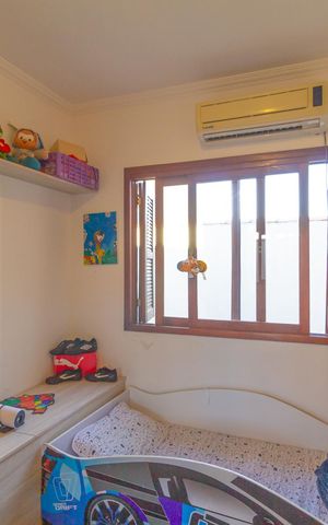 Casa à venda com 220m², 3 quartos e 5 vagas Casa à venda com 220m², 3 quartos e 5 vagasQuarto 2