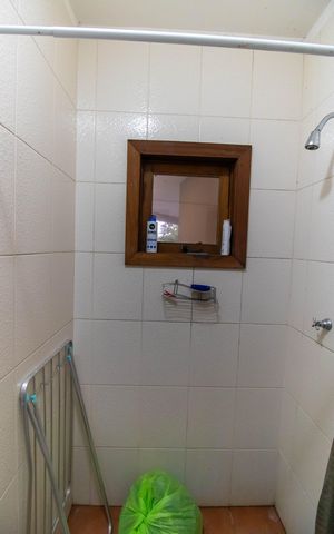 Casa de condomínio à venda com 400m², 5 quartos e 2 vagas Casa de condomínio à venda com 400m², 5 quartos e 2 vagasBanheiro de serviço