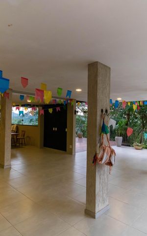 Casa de condomínio à venda com 400m², 5 quartos e 2 vagas Casa de condomínio à venda com 400m², 5 quartos e 2 vagasÁrea externa