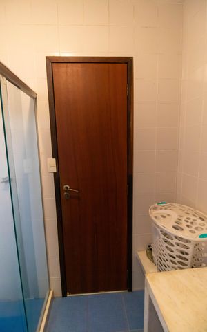 Casa de condomínio à venda com 400m², 5 quartos e 2 vagas Casa de condomínio à venda com 400m², 5 quartos e 2 vagasBanheiro Social
