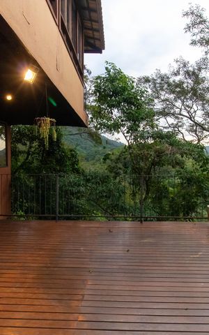 Casa de condomínio à venda com 400m², 5 quartos e 2 vagas Casa de condomínio à venda com 400m², 5 quartos e 2 vagasÁrea externa