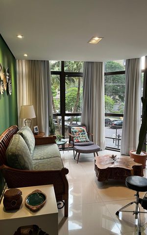 Apartamento à venda com 130m², 4 quartos e 2 vagas Apartamento à venda com 130m², 4 quartos e 2 vagasSala