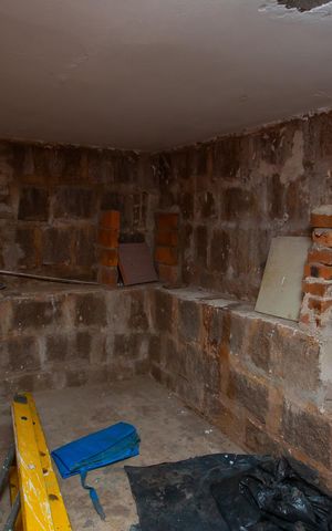 Casa à venda com 100m², 2 quartos e 4 vagas Casa à venda com 100m², 2 quartos e 4 vagasPorão