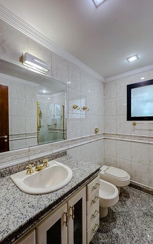 Apartamento à venda com 220m², 3 quartos e 3 vagasBanheiro da Suíte 3