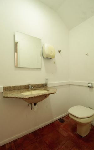 Casa para alugar com 240m², 4 quartos e 3 vagas Casa para alugar com 240m², 4 quartos e 3 vagasLavabo