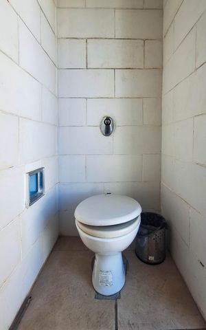 Casa à venda com 396m², 2 quartos e 2 vagas Casa à venda com 396m², 2 quartos e 2 vagasLavabo