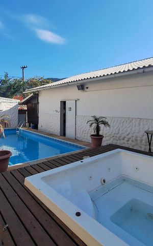 Casa à venda com 396m², 2 quartos e 2 vagas Casa à venda com 396m², 2 quartos e 2 vagasQuintal